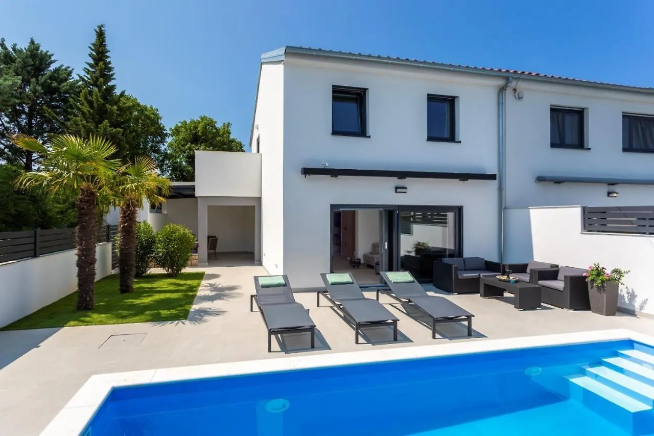 Villa T & K Njivice
