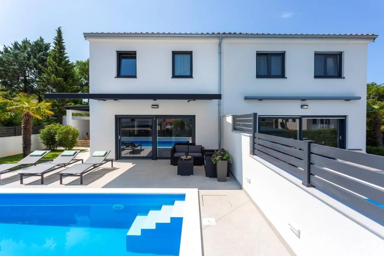 Villa T & K Njivice 0*,