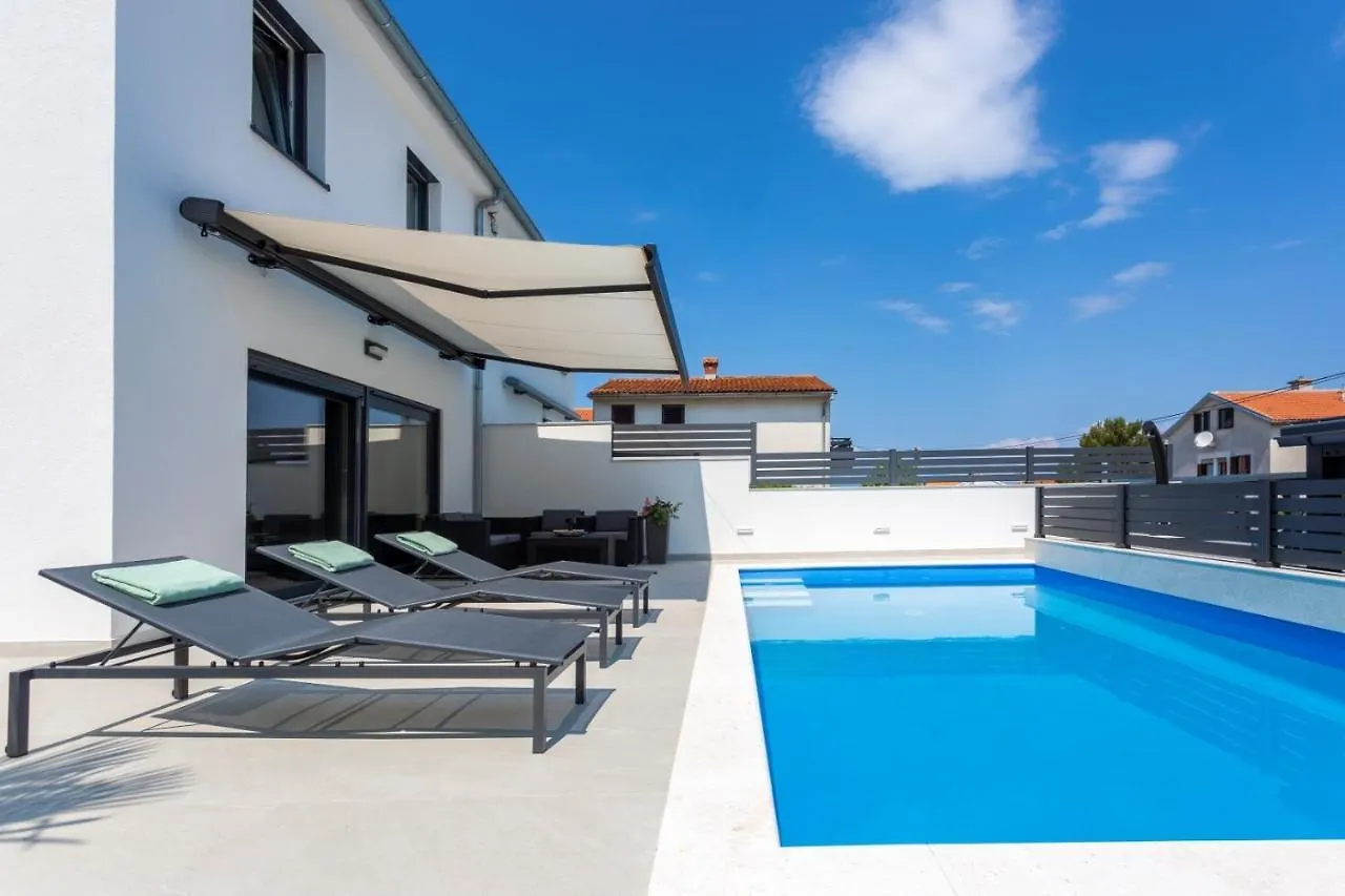 Villa T & K Njivice